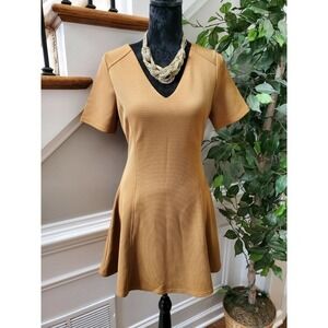 Boutique LoveRiche Women's Beige Polyester Short Sleeve Knee Length Dress Size M